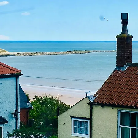 Coast Cottage, Sea Views, Filey's Old Town - Few Minutes Walk To Beach & Town بيت للعطل Filey